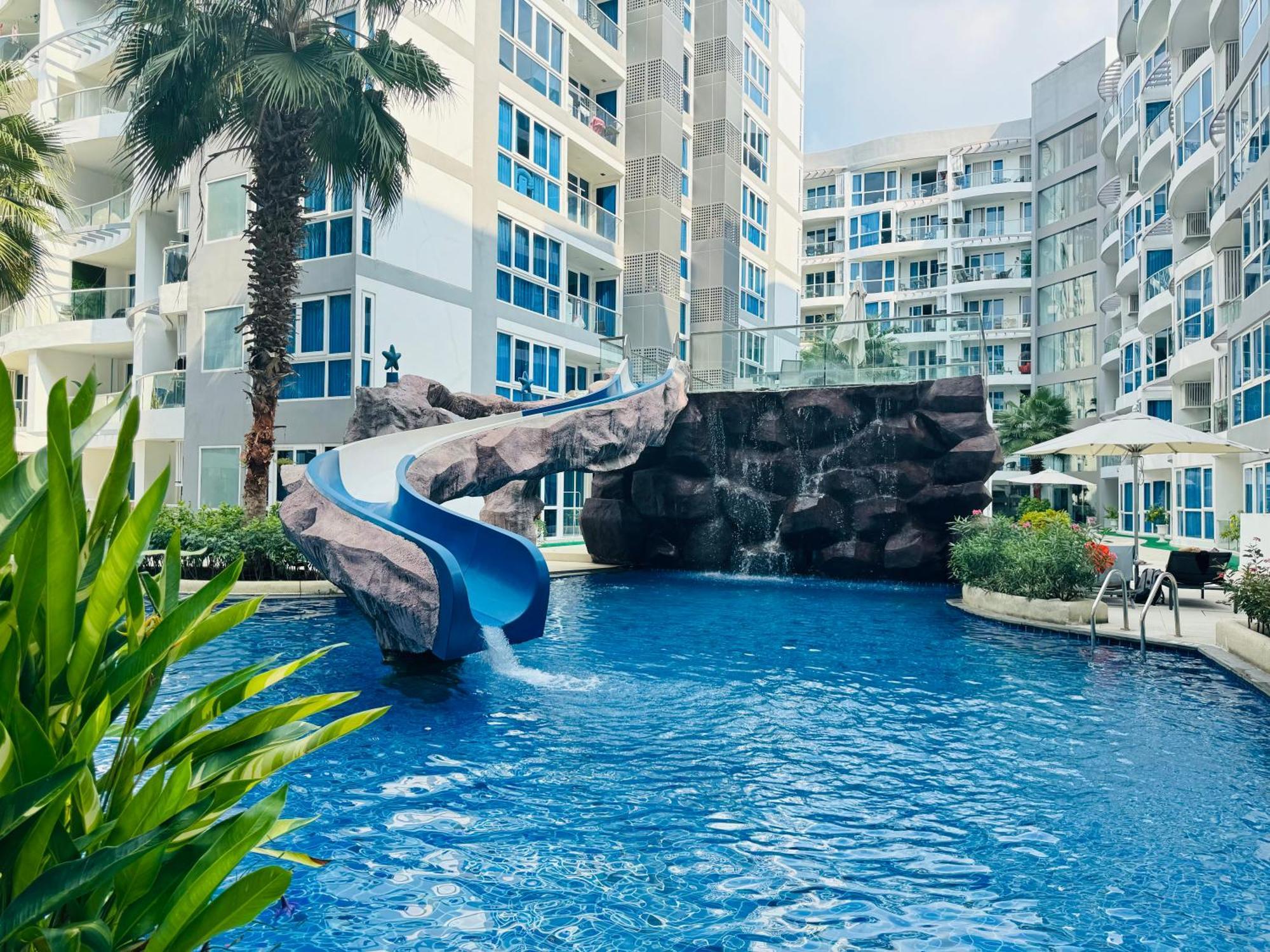 Grand Avenue Conde Pattaya Lägenhet Exteriör bild